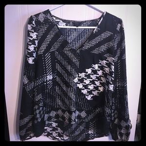 Black and white high low Guess blouse